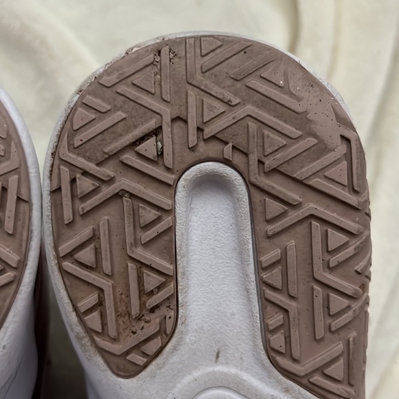 Nike Legend Essential 2
Women's Training Shoes - Picture 6 of 10